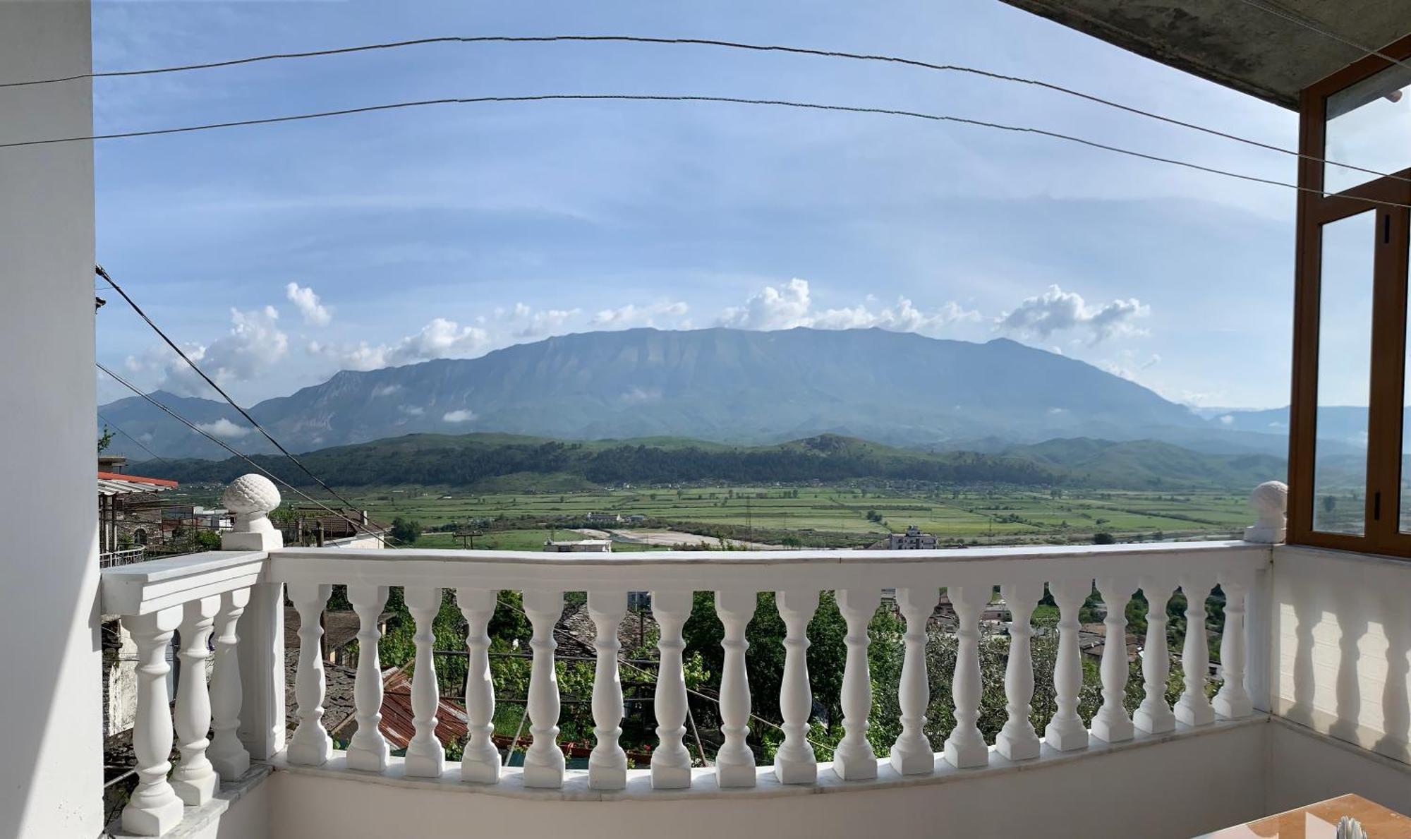 Pensión Stonetale Garden Gjirokastër